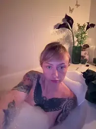 haileyhope_ webcam model stream image