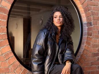 LyaDumont webcam model stream image