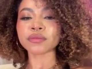 emmastonex webcam model stream image