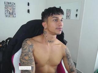 Leonard Price webcam model stream image