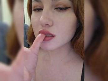 -Molly webcam model stream image