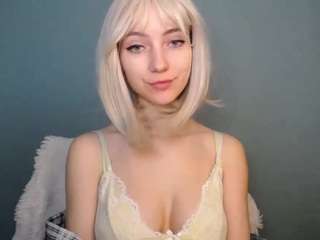 lucialittle webcam model stream image