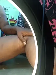 Tamilselviroja- webcam model stream image