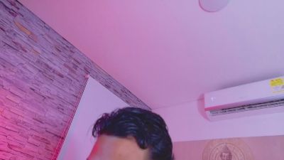 MaxTurner_ webcam model stream image