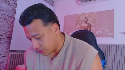 MaxTurner_ webcam model stream image