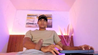 zander_20 webcam model stream image