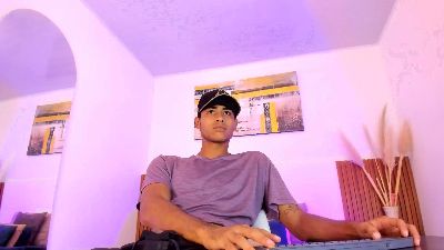 zander_20 webcam model stream image