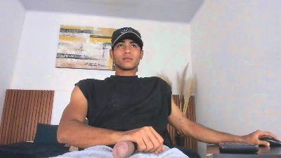 zander_20 webcam model stream image