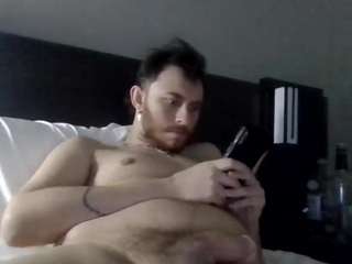 tallhungcloudyy webcam model stream image