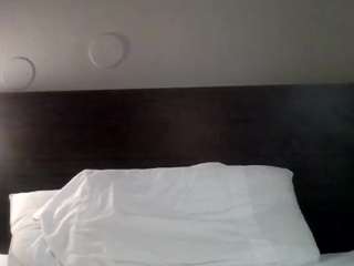tallhungcloudyy webcam model stream image