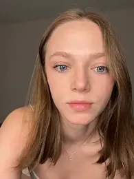 Sweet_Piece webcam model stream image