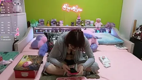 _HeraLuna_ webcam model stream image