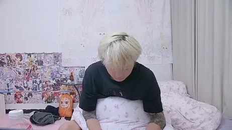 Chocolates-001 webcam model stream image