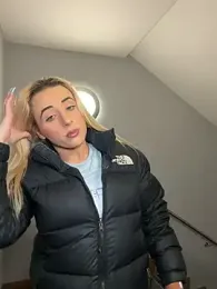 Strongqueen webcam model stream image