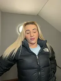 Strongqueen webcam model stream image