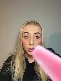 Strongqueen webcam model stream image