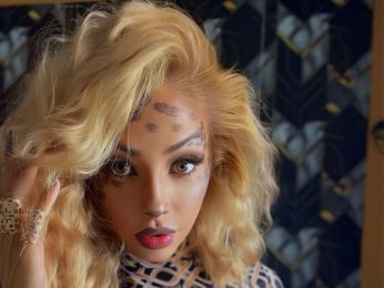 LindaDu webcam model stream image