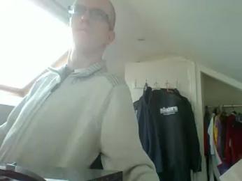 AdmiredThirty webcam model stream image