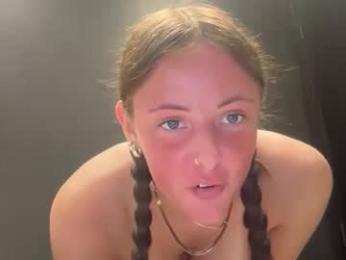 zoepriceee webcam model stream image