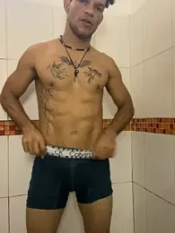 MaxyRyan webcam model stream image