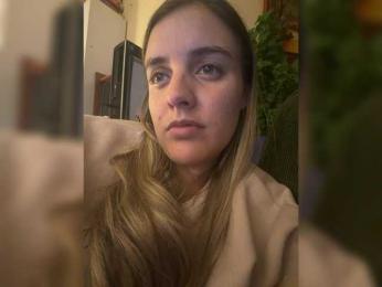 Abrilblond webcam bongacams model stream image