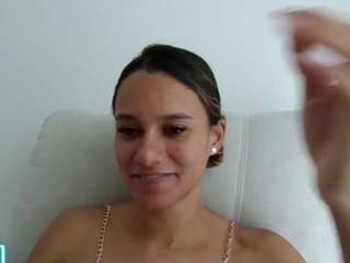 kelayabrunette webcam model stream image