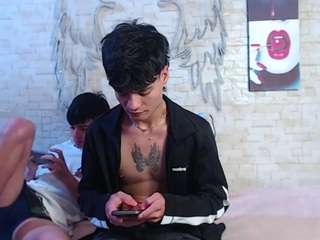 axelmilokairodyerear webcam model stream image