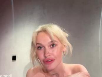 golden_alinee webcam chaturbate model stream image