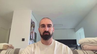 v1c70r1985 webcam cam4 model stream image