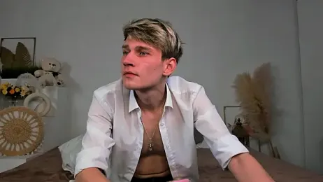 Volan_Starts webcam stripchat model stream image