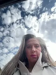 Alimela webcam stripchat model stream image