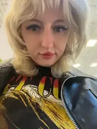 RonnieKiss webcam model stream image