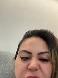 lariic webcam model stream image