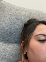 lariic webcam model stream image