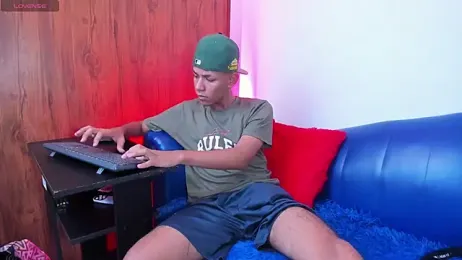 SlimLatino_ webcam model stream image