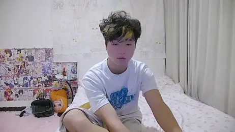 Cream-001 webcam model stream image