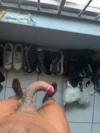 BumbleBee84 webcam model stream image