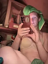 GoldenFlameGoddess webcam model stream image