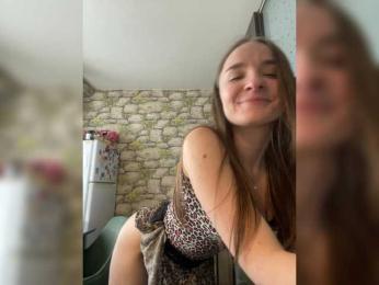 Intro31 webcam bongacams model stream image