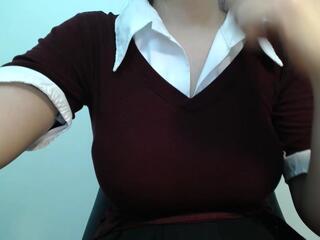 Emilia Young webcam model stream image