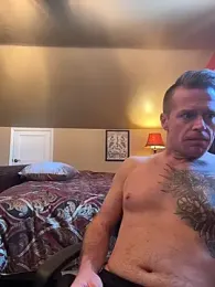 DILFiGuess1 webcam stripchat model stream image