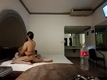 AtraCTiVoSiNguLaR webcam model stream image