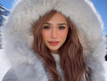 AthenaFamurri webcam model stream image