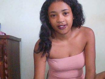 TriciaBella webcam bongacams model stream image