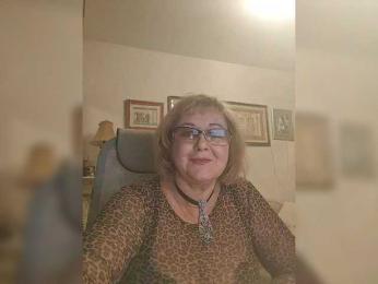 KarinkaSweet webcam bongacams model stream image