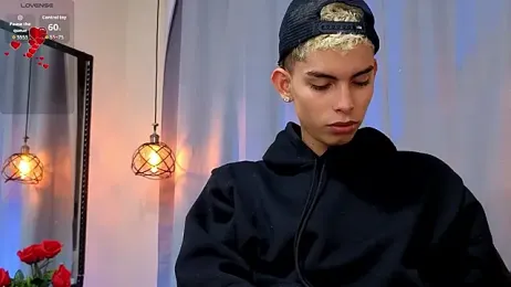 sky_jules webcam model stream image