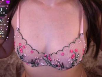 DiamondGoldie webcam model stream image