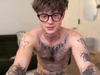 prettyboyszn webcam model stream image
