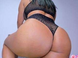 april-adamson webcam model stream image