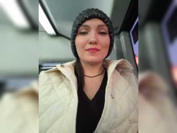 DIVORA webcam model stream image